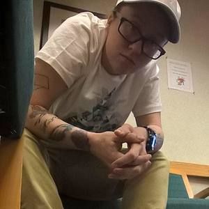 Meet your Posher, Crystal